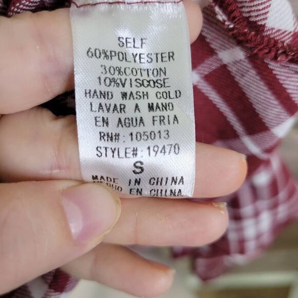 Andree by Unit Lauren Oversized Plaid‎ Top Burgundy Small - Picture 6 of 6